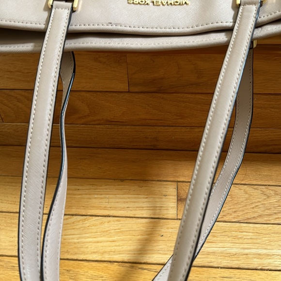 Michael Kors Large Handbag Tan Light Pink Color EUC - Picture 7 of 11